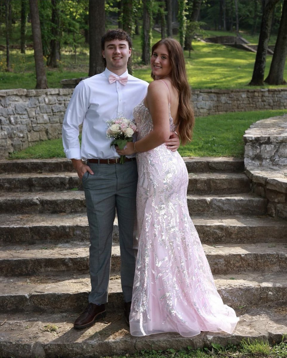 Senior PROM Round 4 💐💖💐. Looks like Gwinn and Shelby had a remarkable night and they looked absolutely stunning. 

#BeEpic #EpicAthletics #EastonFastpitch