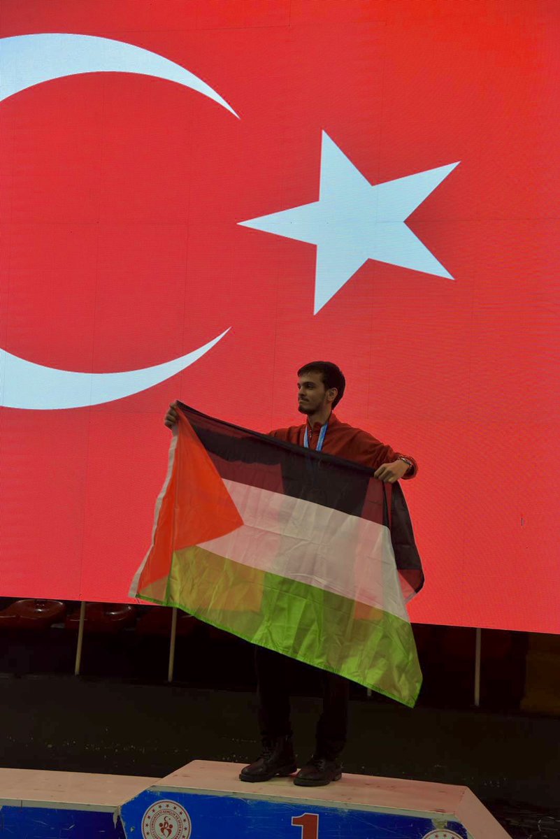Avrupa Wushu şampiyonu milli sporcumuz Necmettin Erbakan Akyüz, şampiyonluk kutlamasında Filistin bayrağı açarak Filistin'in haklı mücadelesine destek verdiği için WKFE tarafından soruşturma açıldı. Necmettin Erbakan Akyüz'ün onurlu duruşunu destekliyoruz. @OA_BAK @eminogluenes