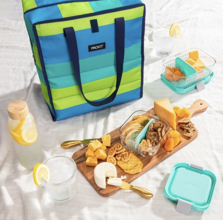 You never knew you needed these outdoor accessories until now. 🍃🍔 fortlauderdalemagazine.com/picnic-paradis… #fortlauderdale #ftlauderdale #outdoor #outdooraccessories #accessories #giftguide #april #picnic #decor #fun #summer #spring #southflorida #florida #visitflorida #visitlauderdale
