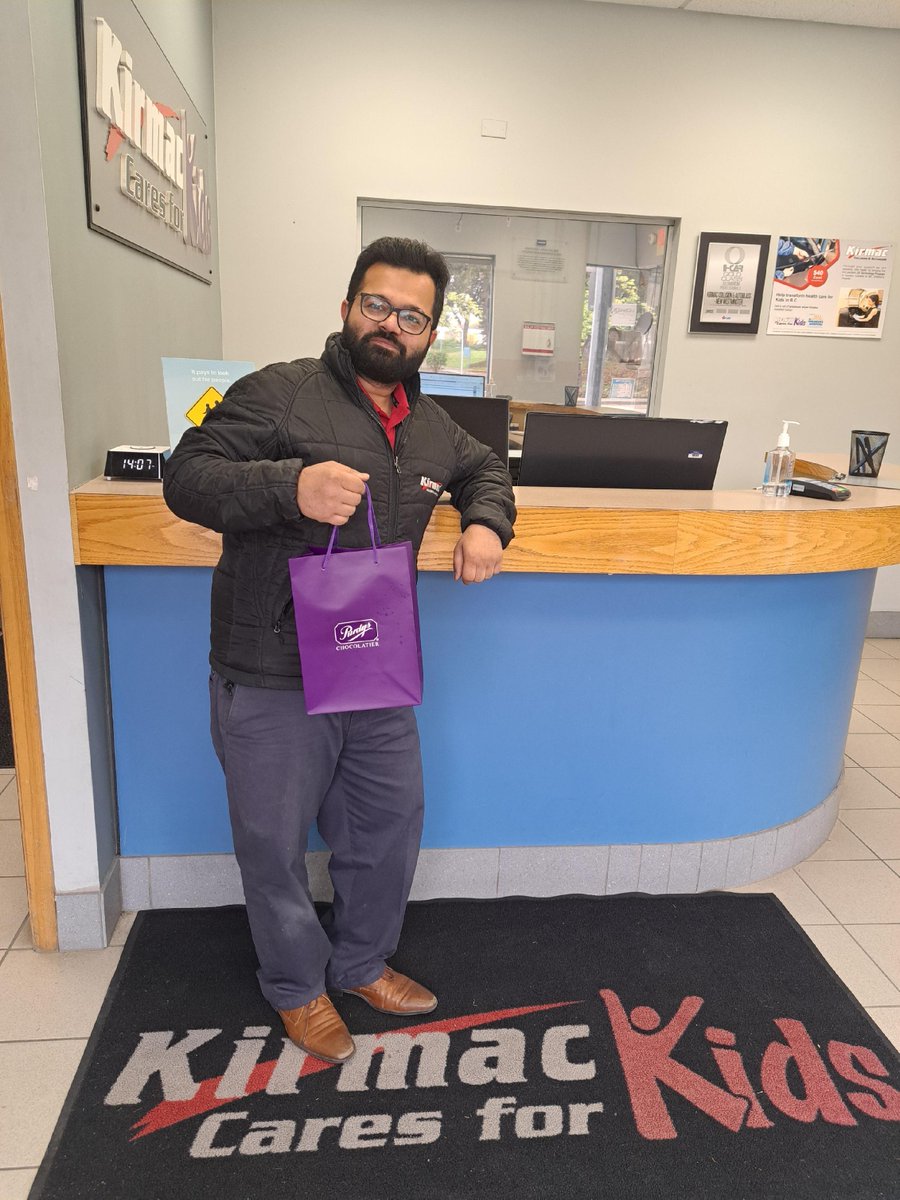 🍫 Revved up and rewarded! Muhammad from our New West location is on a roll, receiving chocolates twice this month from satisfied customers. Keep driving that customer satisfaction! 🚗💨 #SweetSuccess #CustomerAppreciation #chocolatelovers #kirmaccommunity #kirmaccollision