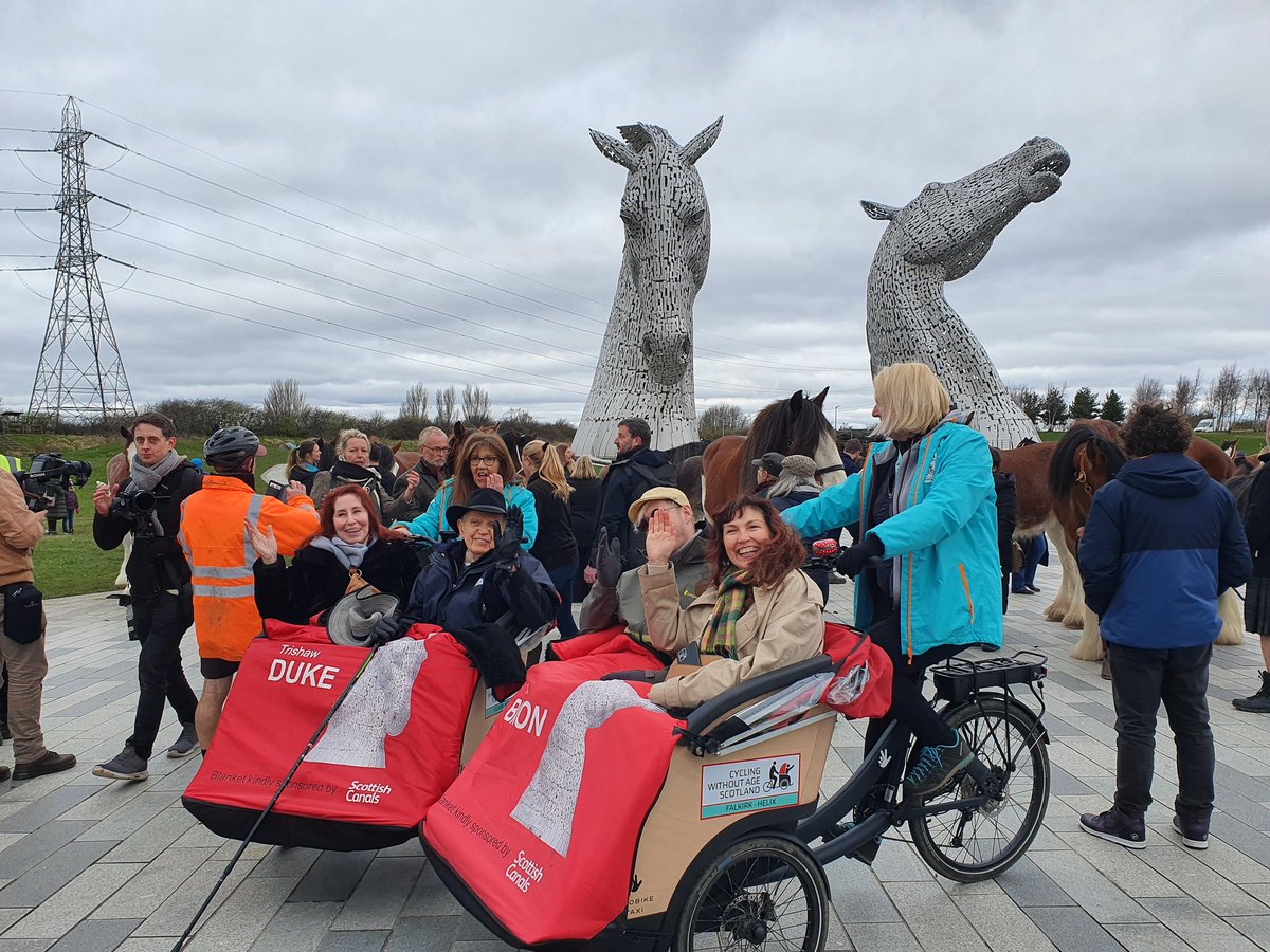 Great to be at the opening of the new #Cyclingwithoutage #HelixHub today @CWAFalkirk. Opened by inspirational #TheKelpie sculptor @scottsculptures. Brilliant to see @CWAScotland growing so fast & bringing joy to so many on the paths of @scottishcanals @falkirkcouncil