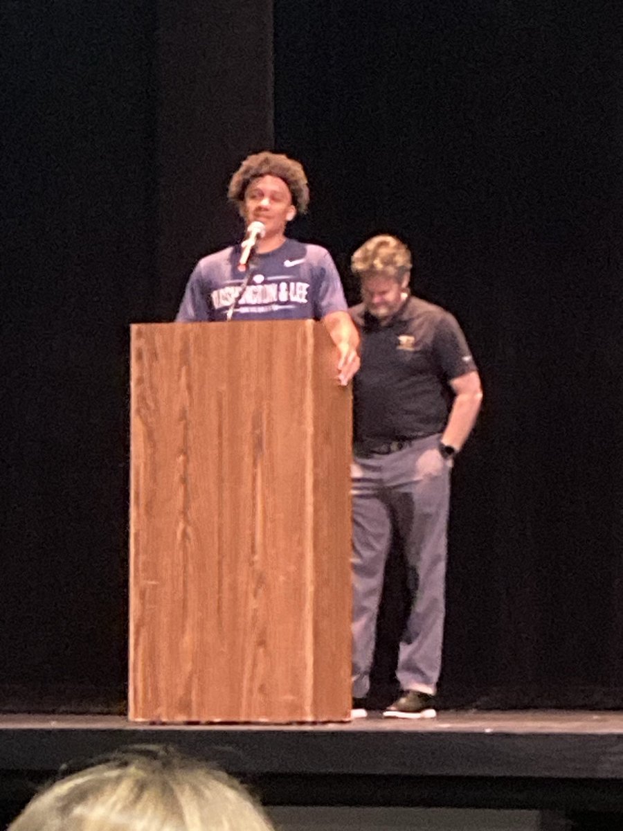 glen_locklear's tweet image. ⁦@CoenLocklear5⁩ signing ceremony. So excited for the next four years at Washington and Lee. ⁦@_CoachLiv_44⁩ ⁦@D3Direct⁩