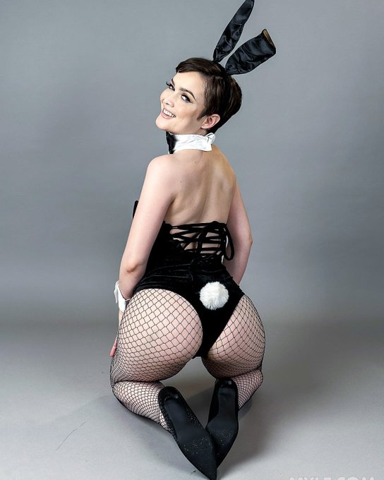 I'd like an application to be your bunny gf please 🙏 https://t.co/gvug4z4pw8