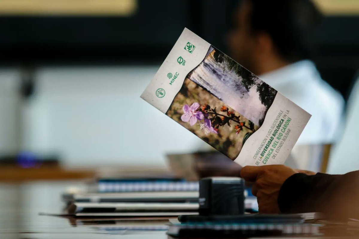 🫱🏻‍🫲🏽El Comité de conservación y uso sustentable de la cuenca del río Caroní desarrolló reunión en el Minec. 

Se abordaron los avancen y objetivos que se han realizado y los resultados previstos para el proyecto en beneficio de las comunidades. 
1/2