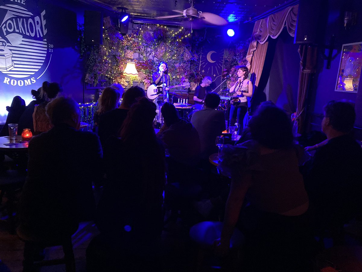 Shockingly good night with the super talented ethereal haunting songstresses @MartaDelGrandi @BellaSpinks & the freak psych of #immaterialposession @folklorerooms safe trip back to I 🇮🇹 🇺🇸 and Lewes x