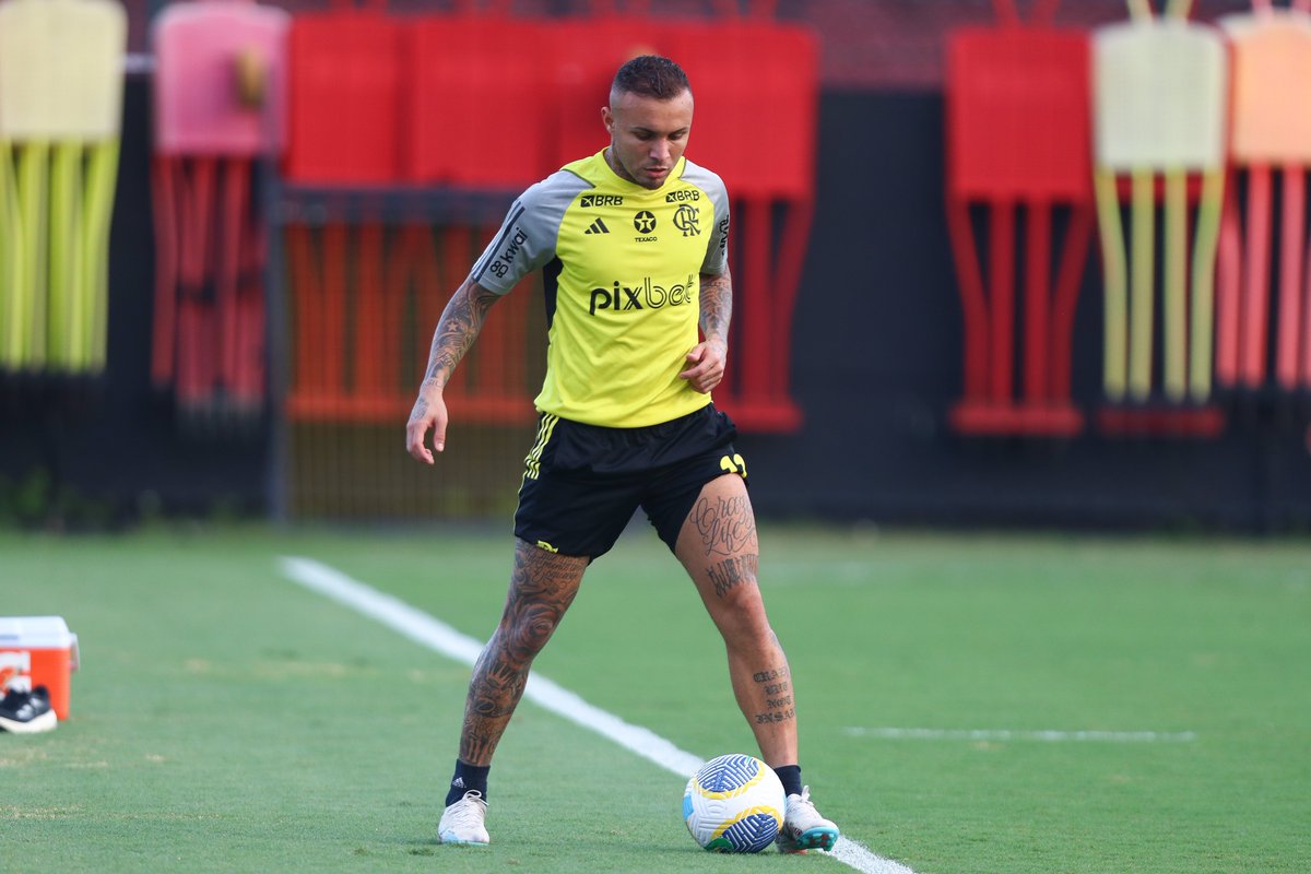 Início de atividades visando a partida diante do Amazonas, pela @CopaDoBrasilCBF! 🔴⚫️ #VamosFlamengo 📸: Gilvan de Souza /CRF