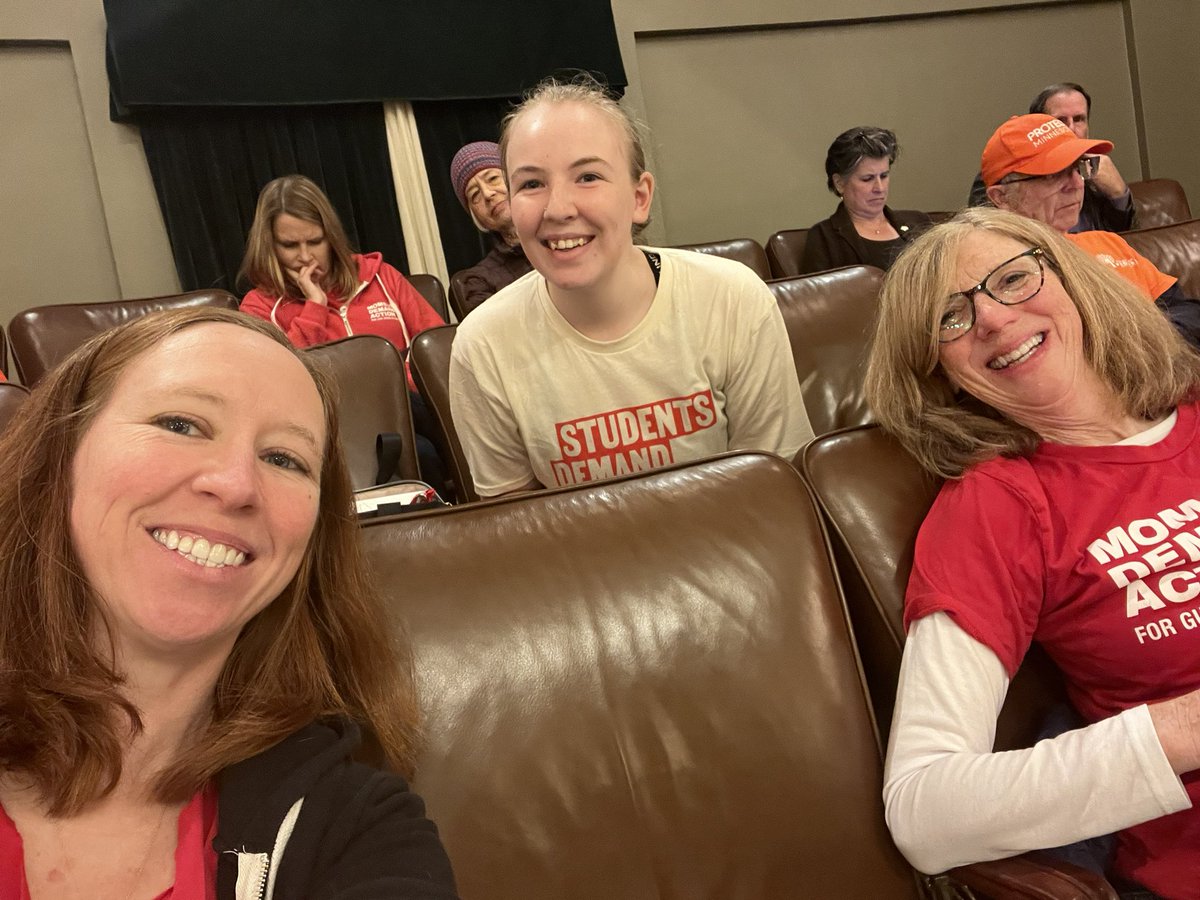 ITS HAPPENING! Minnesota @MomsDemand and @StudentsDemand volunteers are here in the #MNLeg in support of Secure Storage and Lost and Stolen Reporting! We will #keepgoing and keep advocating for gun safety in MN!