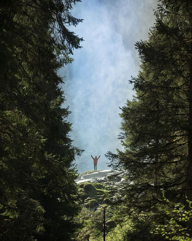 هل تتخيل الوقف أمام شلالات كريمل مع قوتها الهادرة 😍 Pic by instagram.com/the_bird_vie/