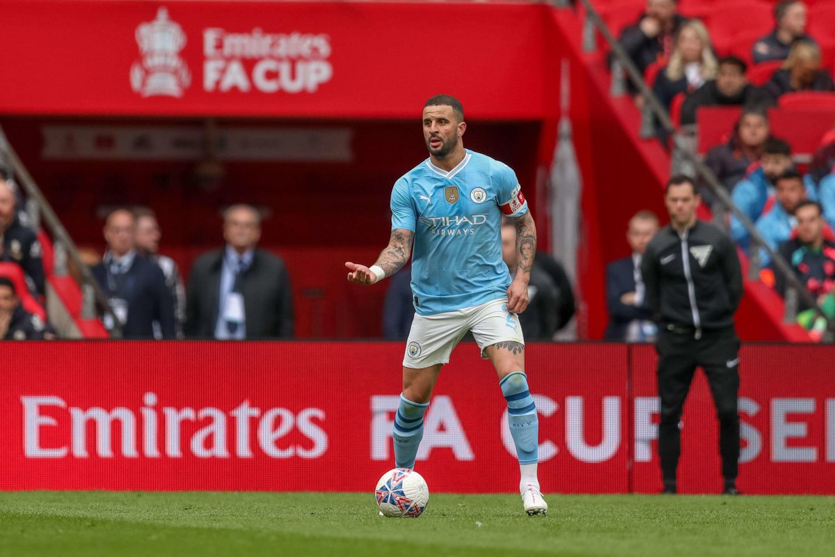 'O Bayern está pronto para retomar as negociações por Kyle Walker 🏃💨. Com a necessidade de fortalecer a defesa, o clube alemão tenta convencer Walker a fazer uma jogada ousada. #Futebol #Transferências #BayernMunique #KyleWalker'