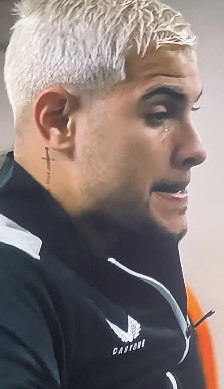 How can you not love this guy! 
Shedding a tear seeing the fan display over the weekend! 

He don’t want to go no where!! 🏴🏳️🇧🇷🏳️🏴

#nufc #newcastleunited