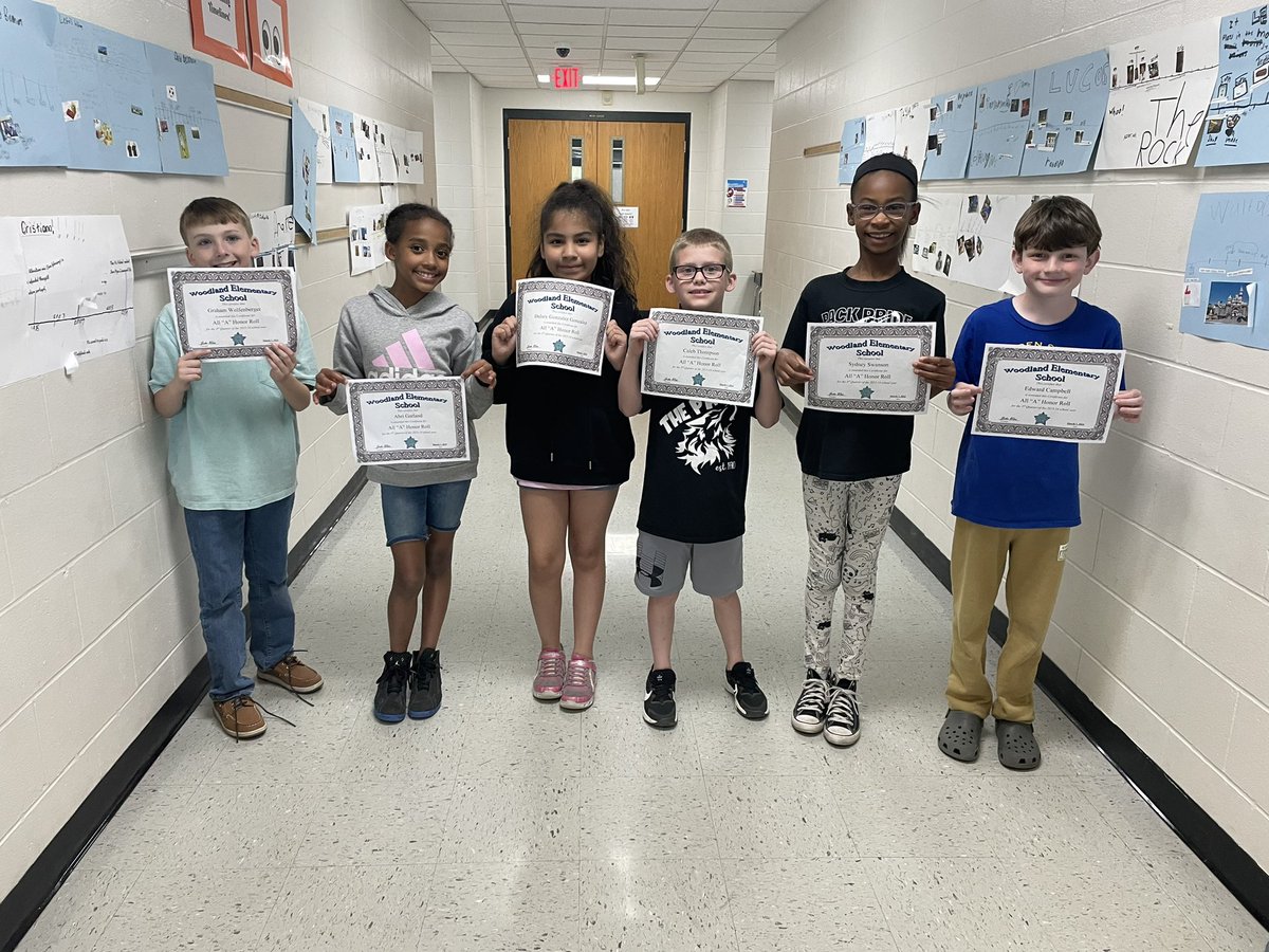 amydocherty44's tweet image. Shout out to these hardworking wolves! We love recognizing these honor roll students! Classmates were so excited that it was hard to hold our applause until the end! 😂@wolvestweet  @soontobeMrsFord