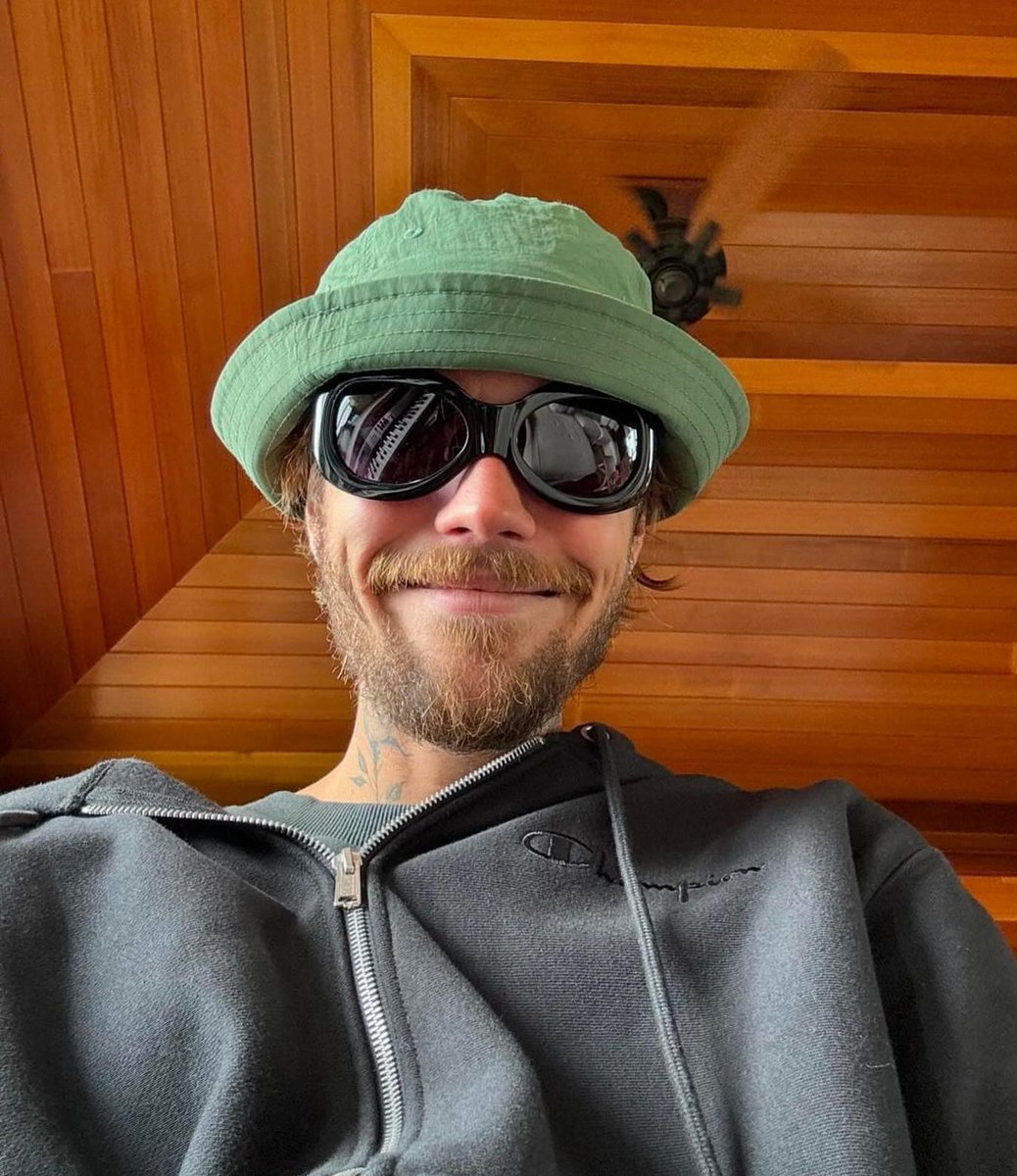 ChrisExcel102's tweet image. Justine Bieber 

Under Jacob Zuma                Under Ramaphosa