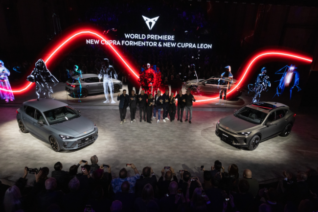 🎆 ¡Estreno Mundial de los nuevos #CUPRAFormentor y #CUPRALeón! Rediseñados, completamente mejorados y estrenando la nueva generación de tecnología e-HYBRID, ya están aquí para provocar emociones fuertes 🚗. Consulta todos los detalles e imágenes ➡️ seat-mediacenter.es/CUPRA-Brand/no…