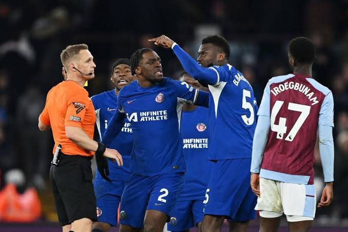 Former Premier League referee Mark Halsey on Chelsea's disallowed goal against Villa:

'I was baffled why VAR got involved because it wasn't a clear and obvious error. 

Referee Craig Pawson had a great view of the incident, he was looking directly at both players and allowed…