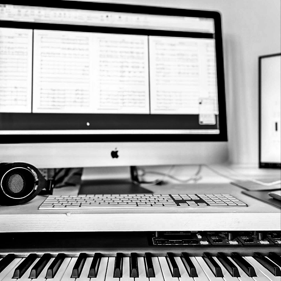 ⌚ Orchestration time 📷 instagr.am/naomi_moss_com… ▶️ avid.com/sibelius #orchestration #musicnotation #avidsibelius #sheetmusic #composer #sibelius #avid