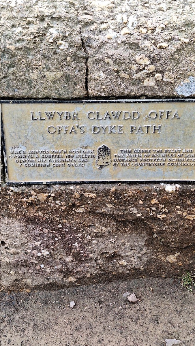 Lineschris's tweet photo. After completing the #BeaconsWay and the #WyeValleyWalk, yesterday we set off on the 177 mile #OffasDykePath.

Going from south to north, the first stage took us from Sedbury on the banks of the River Severn to Brockweir on the English side of the River Wye. https://t.co/YQviRrHeJx
