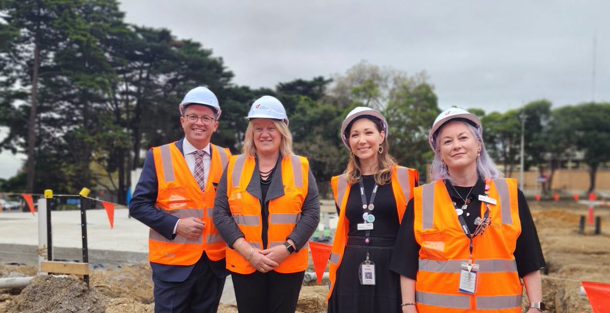 Construction is underway on the Heidelberg Youth Prevention & Recovery Care (YPARC) service for those aged 16-25. A vital investment in youth mental health & wellbeing operating 24/7 on the Repat site. Part of a $141mil Allan Govt boost. With Mental Health Minister @IngridStitt