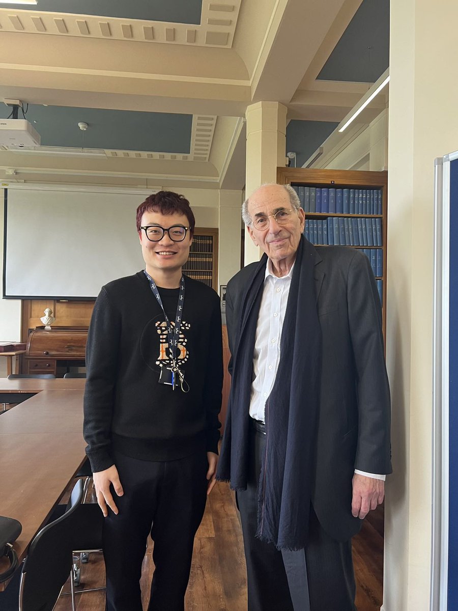 Very honored to meet and chat with the @NobelPrize laureate Prof Richard Axel today!!!!