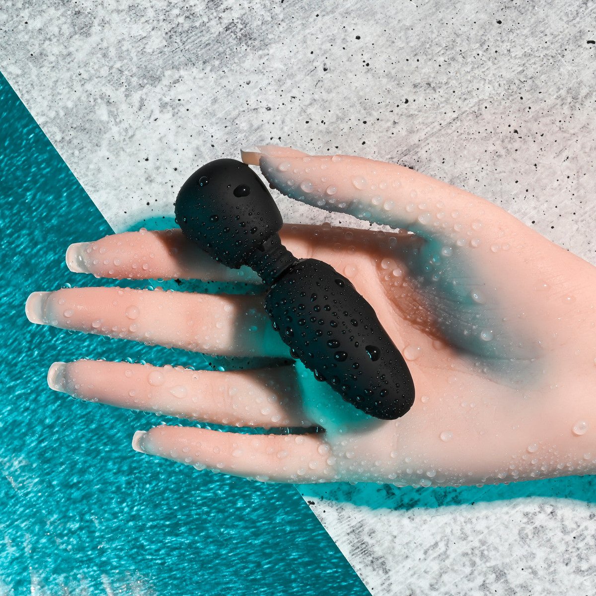 Petite and powerful, this playful mini-wand features a flexible round head for targeted vibration and a textured handle for a sturdy grip. pc: @evolved_novelties . . #petiteandpowerful #selopatoys #buzzoneout #mvsturbationmay #compact #vibrating #nowavailable #loversplayground