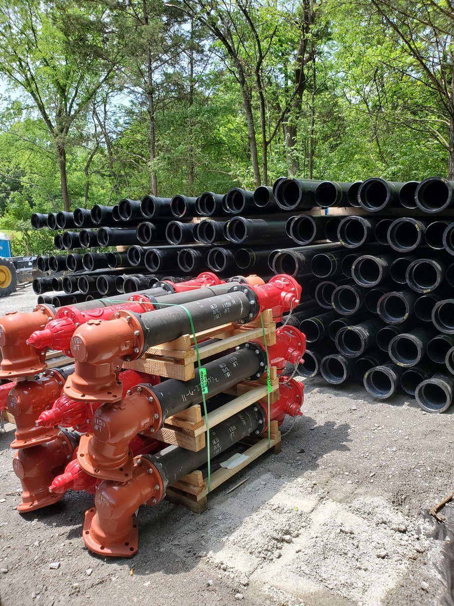 #WBGcrews, in partnership with @NashvilleMWS, are beginning to install two miles of 8-inch water main on Drummond Drive in East Glencliff. Stay tuned for updates! Project is located in District 16, led by Council Member @GinnyWelsch. #undergroundutilities #publicinfrastructure