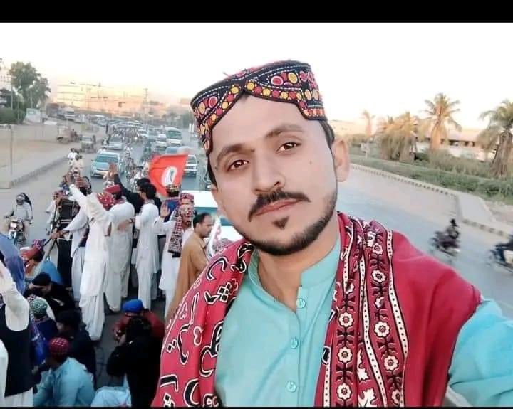 SindhiNational activist Darya Khan Brahmani had left at 5pm from Ul_Khidmat Gulshan Hadid's home in Papri,he did not reach home till now
  He was being threatend continuously by Pakistani agencies
 We hold Pakistani agencies responsible #EnforcedDisappearance 
 #ReleaseDaryaKhan