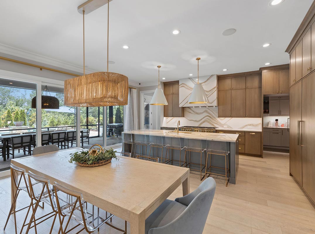 Nestled within the highly sought-after Reserve at River Run Community, this luxurious residence epitomizes modern elegance and sophistication. l8r.it/8tXw Presented exclusively by Josh Tucker of Corcoran HM Properties