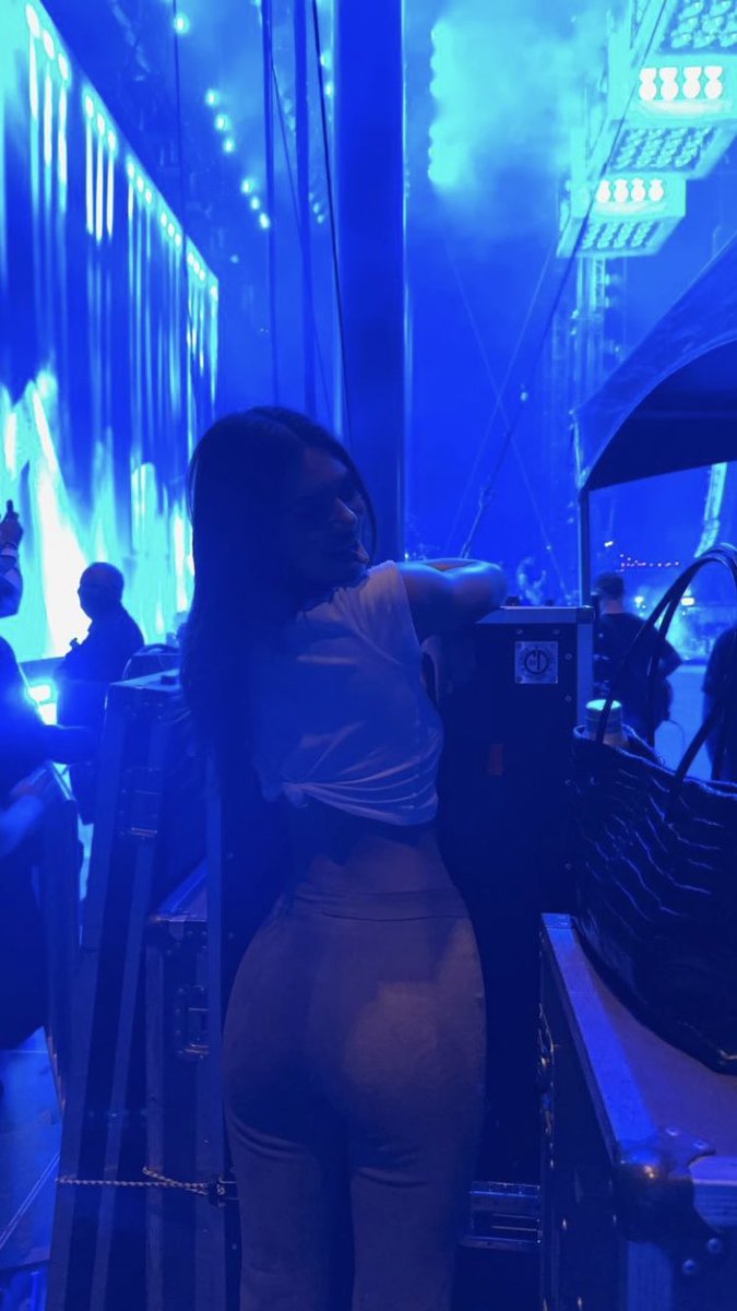 ︎› ︎ ︎𝒕ɘquila̲ ︎ ︎ 𝓰irl ︎ ︎︎ ︎ ︎ ︎︎.ᐟ (@dinheirz) on Twitter photo 