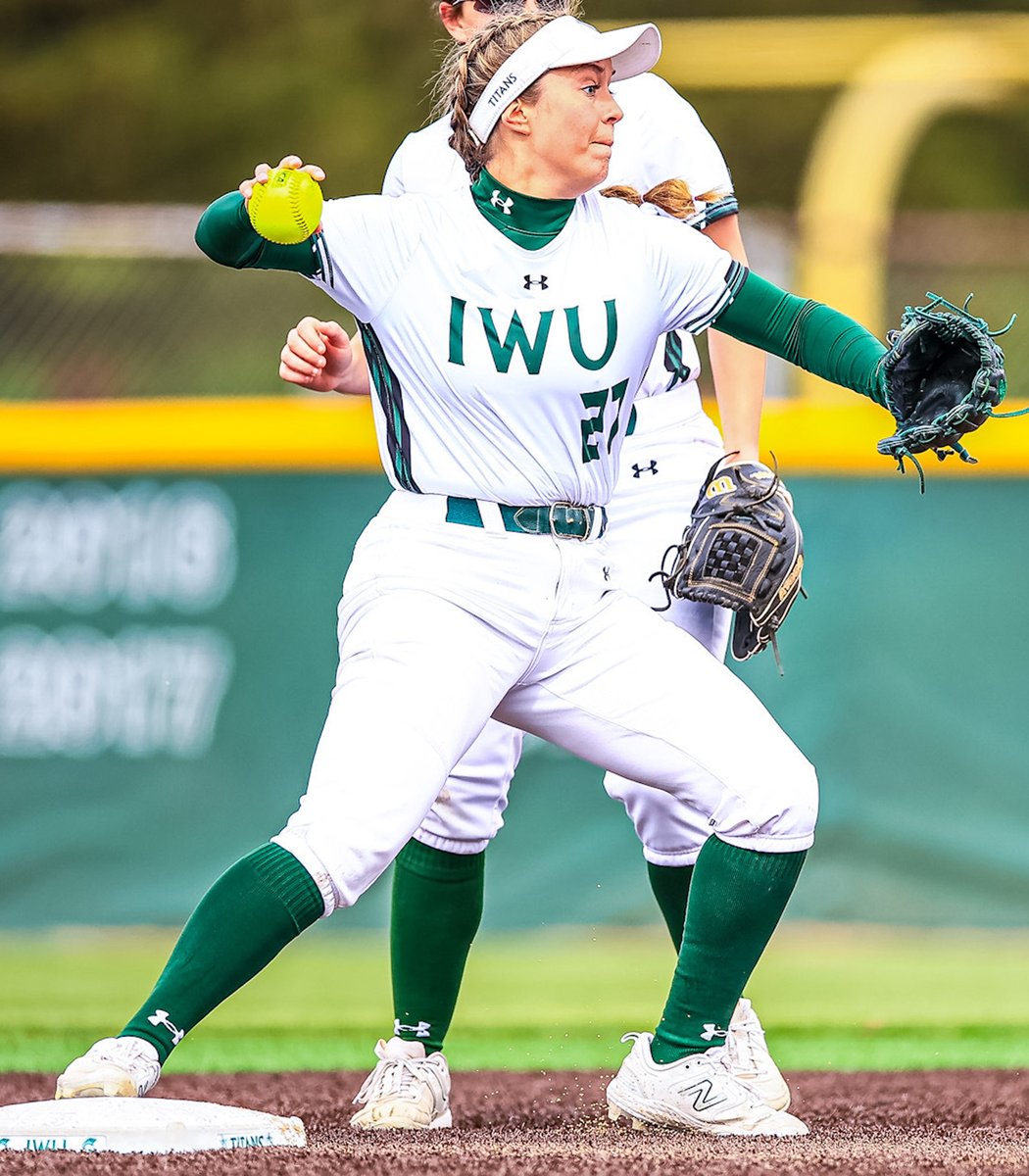 Illinois Wesleyan teammates Jen Kuhn and Gianna Certa have been selected Softball Student-Athletes of the Week by the CCIW on Monday afternoon. @IWUSoftball | #CCIWwins | #d3softball 🔗 cciw.org/news/2024/4/29…