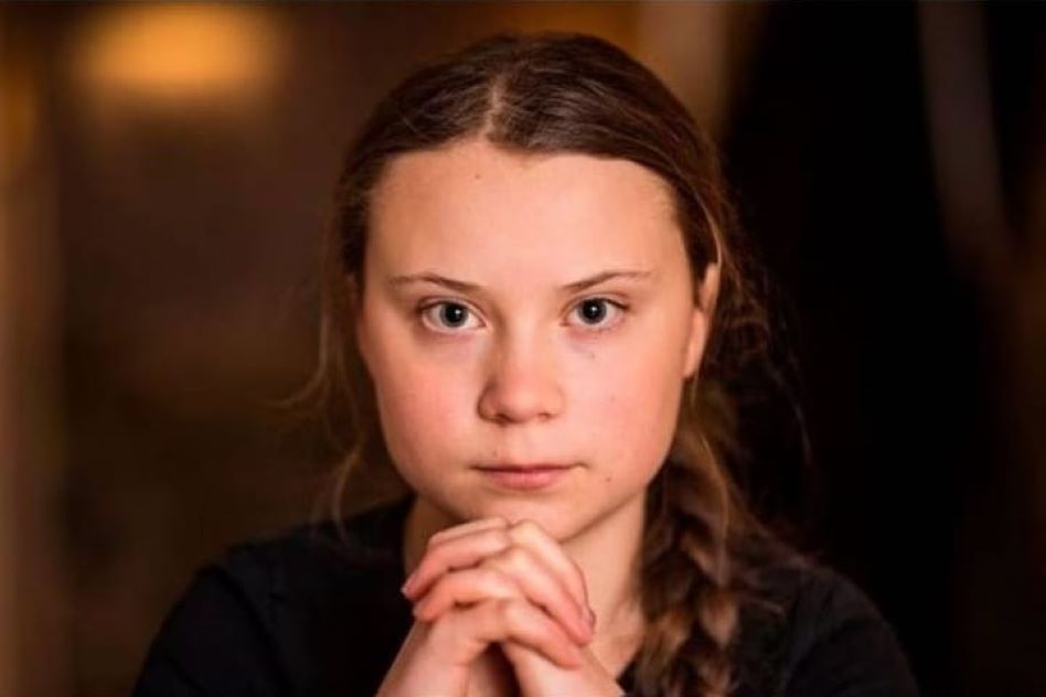 A sus 15, Greta Thunberg no solo protestó, sino que inspiró a millones a unirse a #FridaysForFuture, demandando acción climática urgente y transformando la agenda global. #CambioClimático