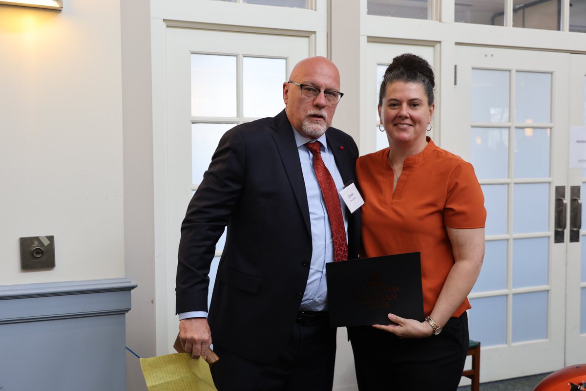 Congratulations again to the #WVWC Athletic Hall of Fame Inductees: Duriel Cobb ‘03, Coach Jesse Skiles, Sarah Van Horn Bridenbaugh ‘09, Adam Neugebauer ‘12, and Michael Baird ‘92 (not pictured). #DiscoverWVWC #ichoseWVWC (1/2)