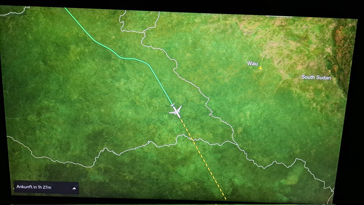 Perfect introduction to the geopolitical discussions at #INGSA2024: my flight to #Kigali flies slalom through Africa to avoid the airspace of certain countries