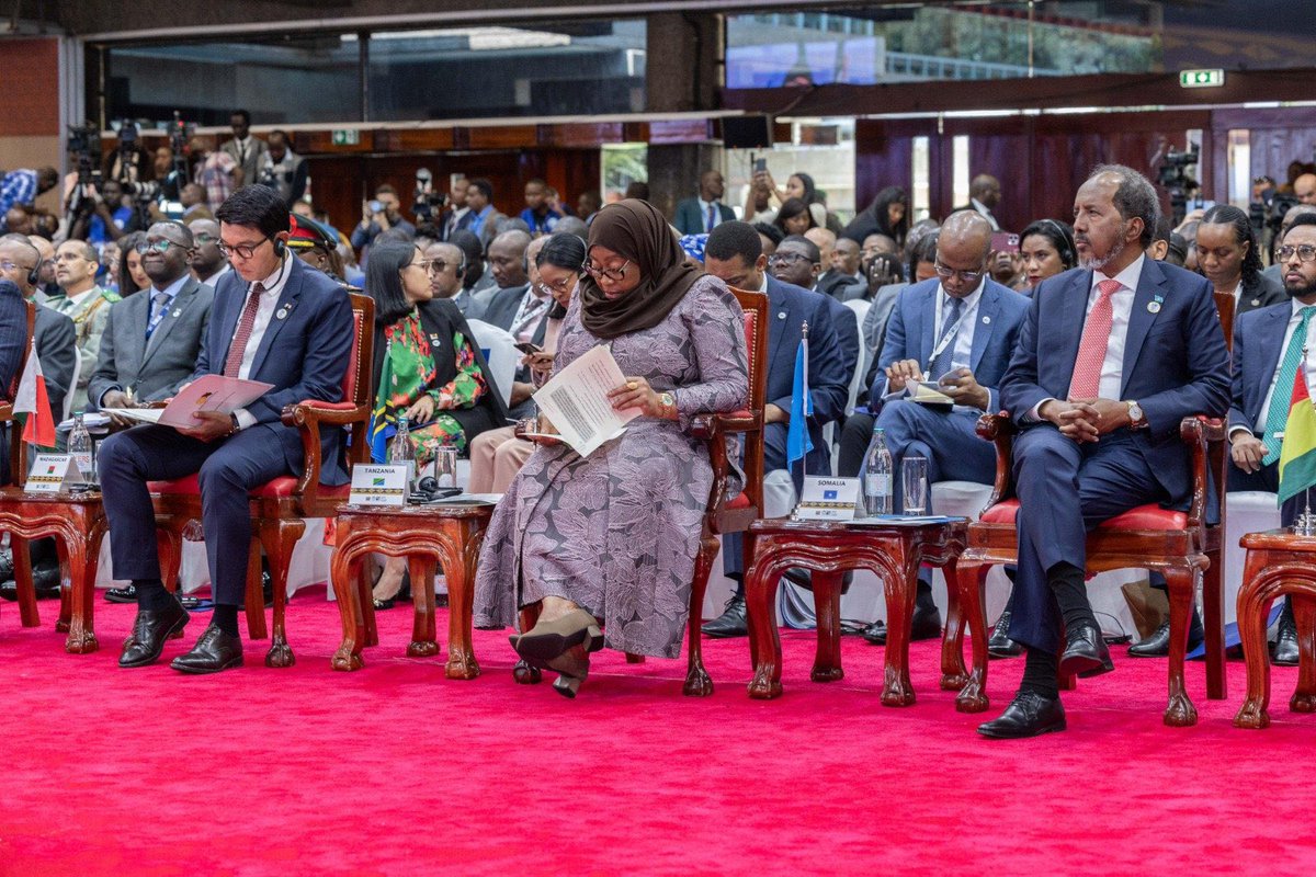 At the @WBG_IDA Africa Heads of States Summit, African leaders, including 🇸🇴’s President H.E. @HassanSMohamud, collectively made the case for a robust #IDA21 replenishment. #IDA21 must be a dependable & flexible financing source to achieve sustainable development in Africa.