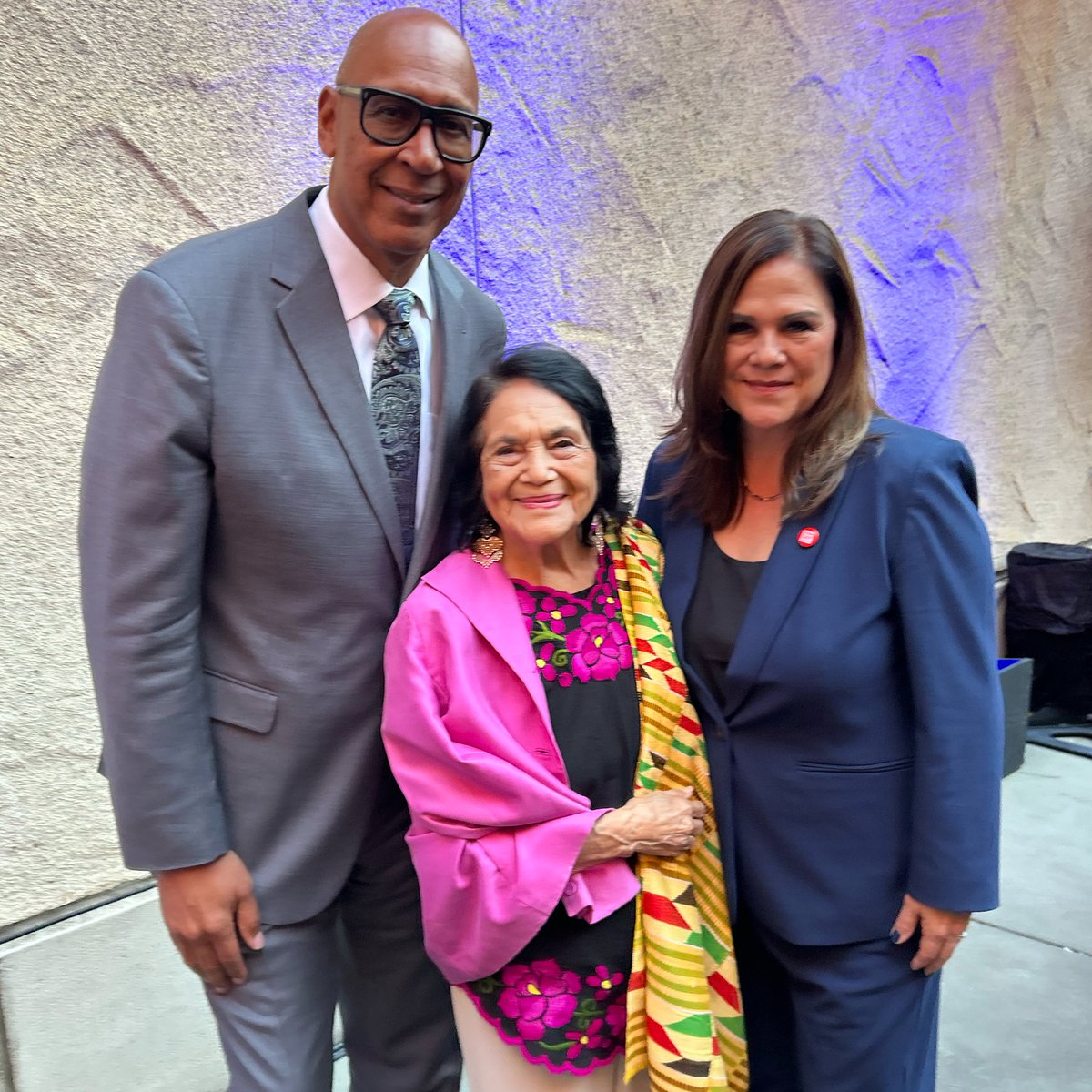 Last week we celebrated the 94th birthday of a legendary civil rights icon and one of the most influential labor activists of our time, Dolores Huerta! It is always an honor to stand in her presence Thank you and happy belated birthday Dolores Huerta! #KeepHoldenOn