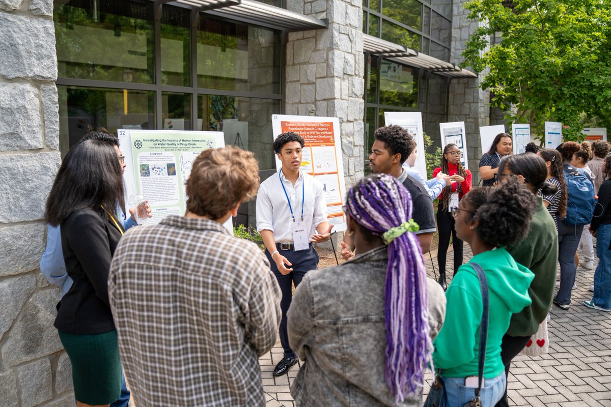 Last week's Liberal Arts & Sciences Symposium was a testament to the power of curiosity and collaboration! From captivating research presentations to expressive artwork, it was a remarkable showcase of student talent. Read more: oglethor.pe/3wgjjOO