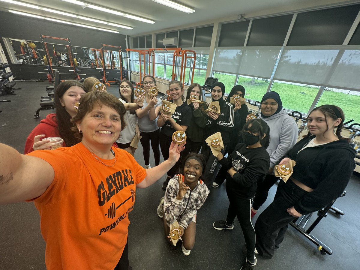 SMILE 😊 cookies for my fantastic fitness class!  ⁦<a href="/Glendale_HWDSB/">Glendale Secondary</a>⁩ #smilecookies