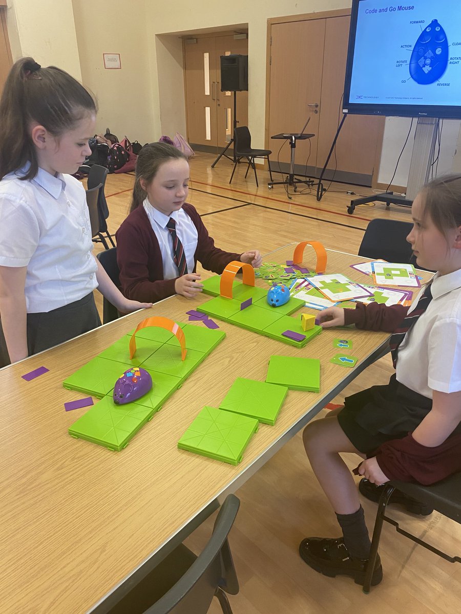 P5 would like to invite parents and caregivers to our STEM showcase on Wednesday the 8th May at 1:30pm. We have been working in partnership with DXC. Come and see what we have been learning! 🤩