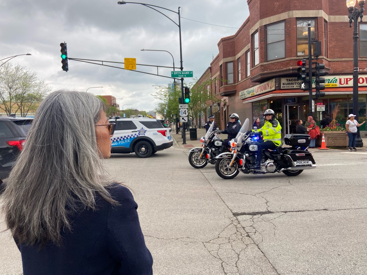 The funeral procession for the late Officer Luis Huesca passed through Edgewater earlier today. We offer our deepest condolences to the family, friends, and colleagues of Officer Huesca. May you find comfort in one another's company as you lay him to rest.