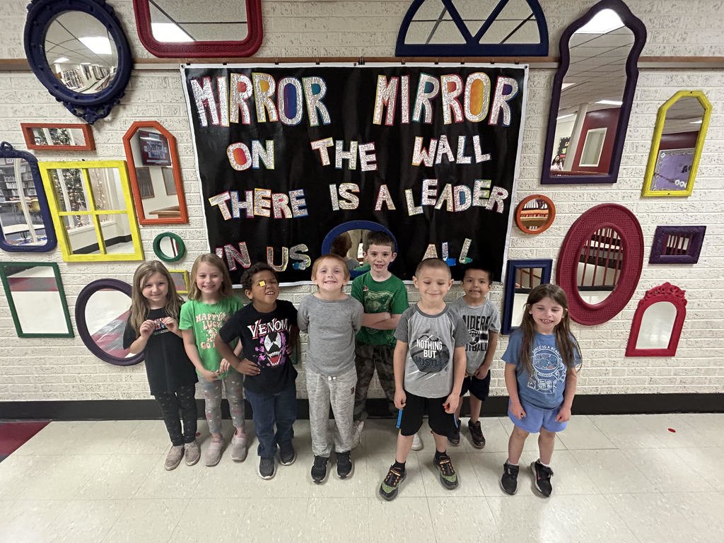 usd331kems's tweet photo. Mrs. Wooten wants to shout out to Lily, Lila, Valentino, Nathan R, Tyson, Skyler, Nathan M, and Emmie.  This group of 1st graders did an excellent job staying focused on IXL the entire work time.  GREAT JOB! https://t.co/SxgVTHFYKu