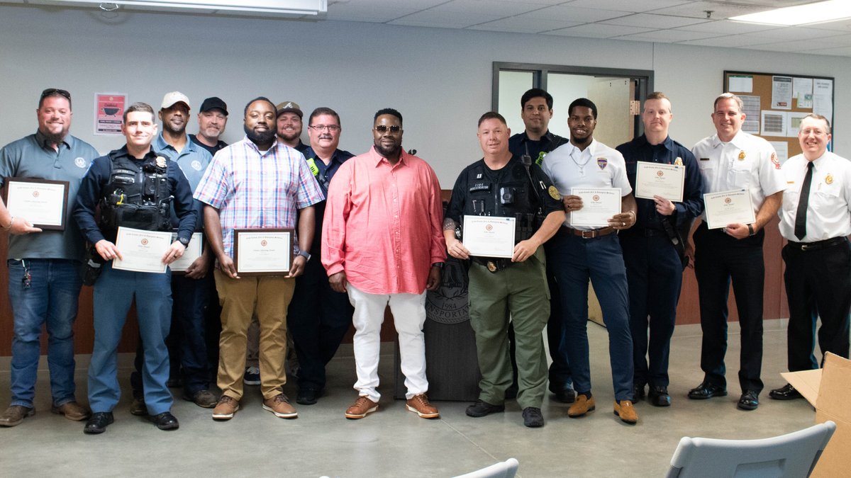 Engine 30 was dispatched to the parking lot of Cobb County DOT for an unresponsive person.  Crews and co-workers provided life-saving care and today received an award. 

#cprsaveslives #lifesavingaward #cobbfire #cobb911 #cobbpolice #metroEMS