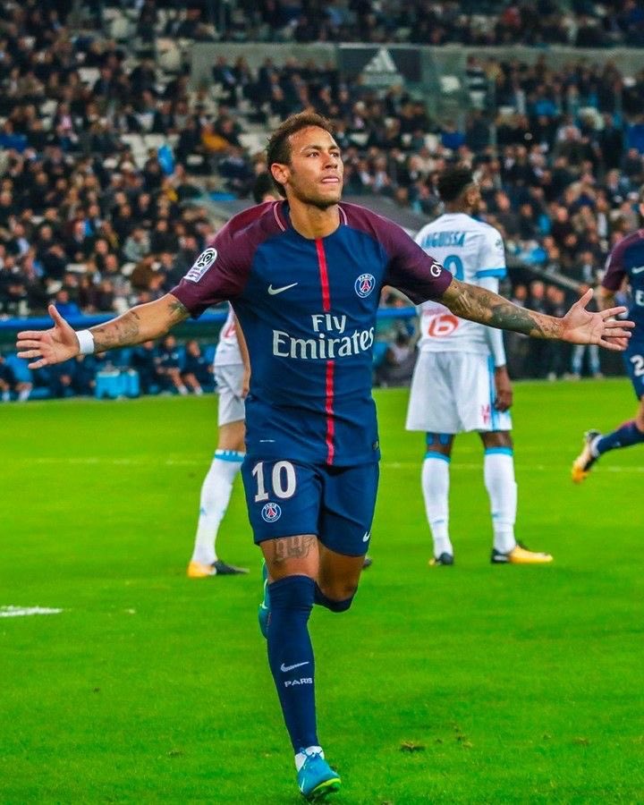 🚨🚨 Neymar sur le Stade Vélodrome en 2017 lors du Classico : 👀

« Je vais être honnête, j’ai joué dans des centaines de stade au Brésil et en Europe, et l’ambiance à Marseille n’a rien de spécial » 😳