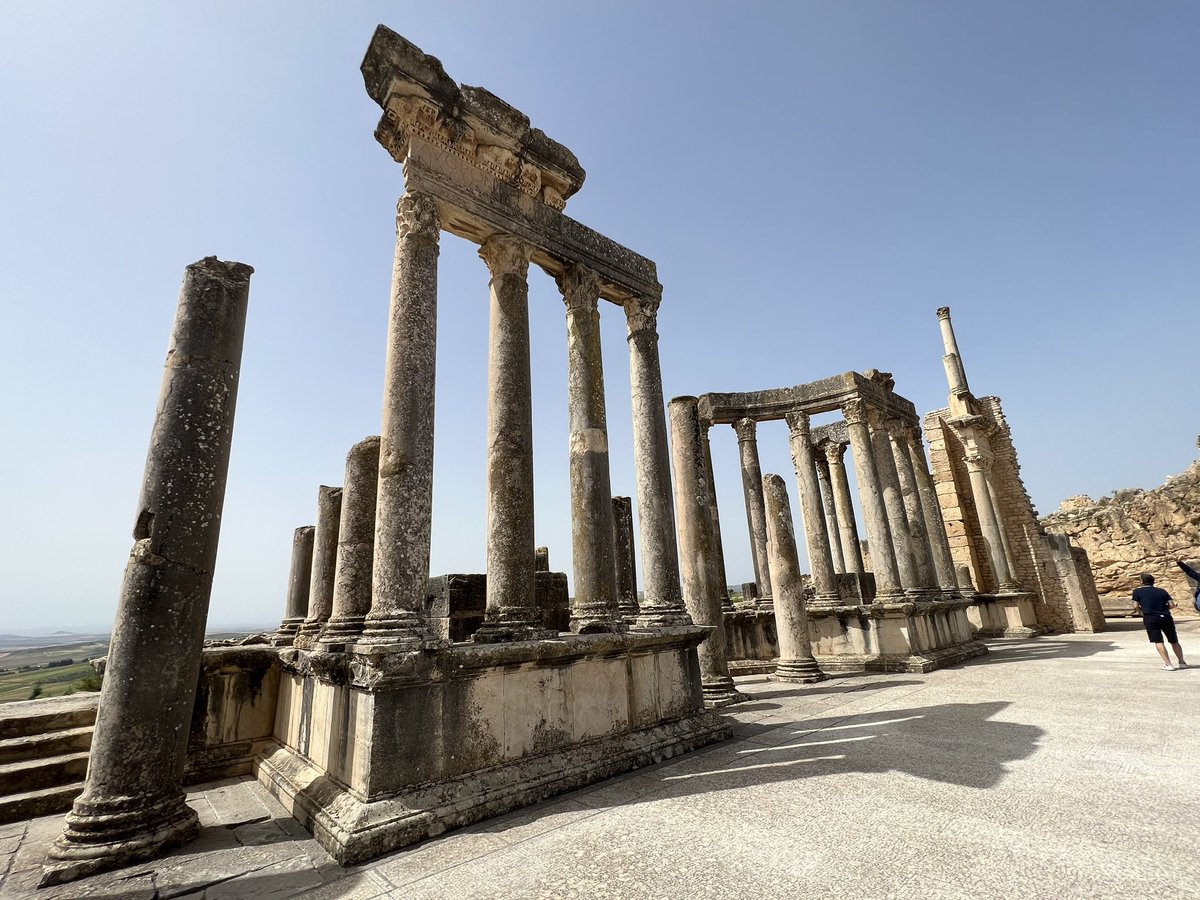 5 giorni con la famiglia alla scoperta della Tunisia 🇹🇳, tra rovine romane, deserto sterminato, depressioni salate, oasi di montagna e spiagge bianchissime. Da vedere assolutamente.