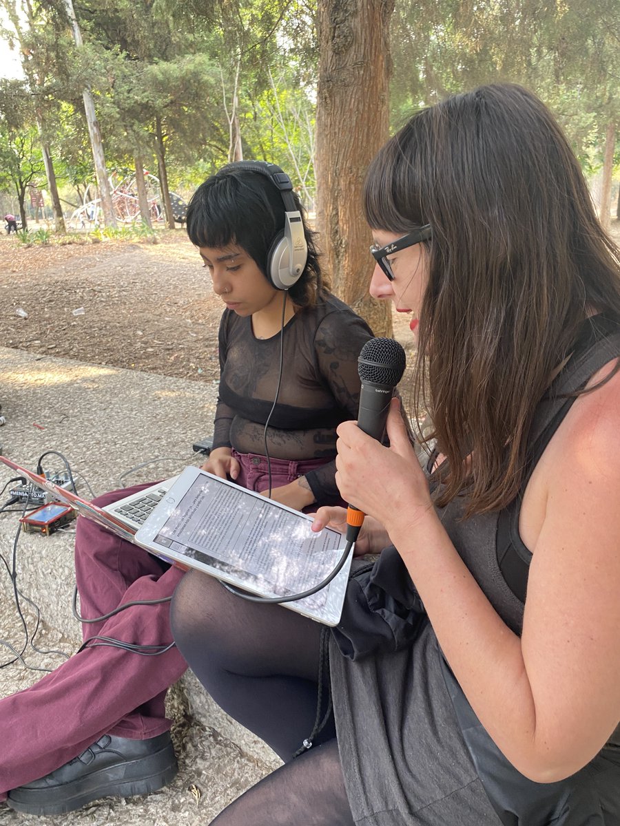 Un poquito de lo vivido este fin de semana en el CCD 🫶 🌟Taller VAMOS A APRENDER LENGUAS: PURÉPECHA 🌟Taller de ESCRITURAS POÉTICAS del Club de Celulares Desconectados 🌟Taller de TECNOLOGÍA PARA UNA RADIO POR INTERNET Gracias por acompañarnos 💜