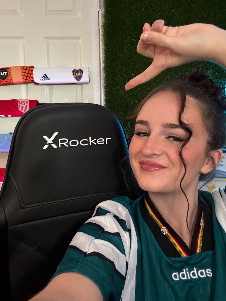 LIVE with @XRockerGaming ! 🩵 Twitch.tv/CHI_Kacee 🩵 Use code “KACEE10” for 10% off your next gaming chair!