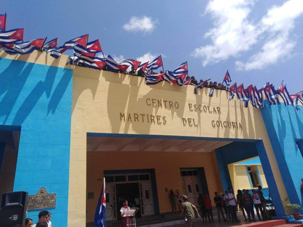 Hoy se cumplen 68 años del asalto al cuartel Goicuría, en #Matanzas 4 años después de aquel hecho histórico, #FidelPorSiempre entregaba el cuartel como escuela. #CubaViveEnSuHistoria #MatancerosEnVictoria