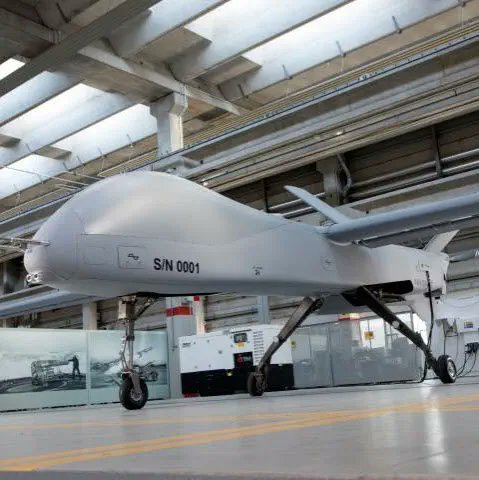 Commandé lors du 54e Salon international de l’aéronautique et de l’espace à Paris, le 19 juin 2023,les 2 douzaines de nos drones #Xplorer très avancés seront bientôt livré à l'armée 🇨🇮,des drones d'observation, surveillance et d'attaque, dernière génération .