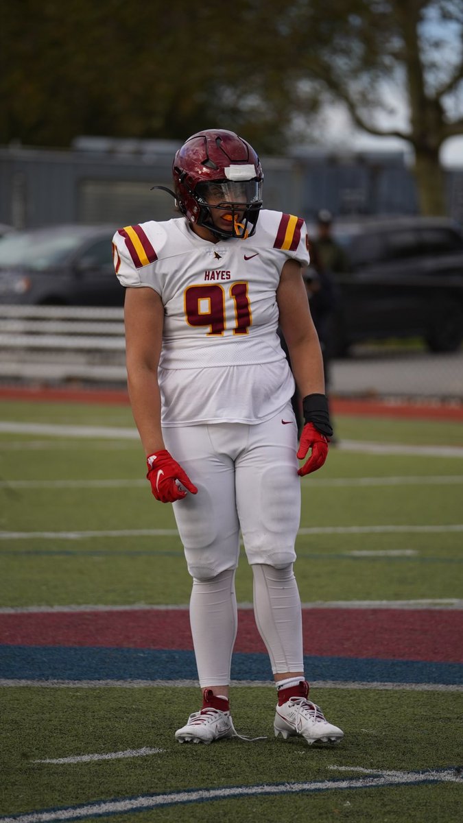 🚨Derik “Evil Twin” Lopez, 2025 DT @DerikLopez06 📏: 6’ 240LBS 🎥: hudl.com/v/2MRgjY 🏋🏾‍♂️: 295lb Bench 💪🏾 Derik is a returning starter on our DL. Derik’s off season has been off the charts. Expect a big year from him. #UpHayes #RecruitHayes25
