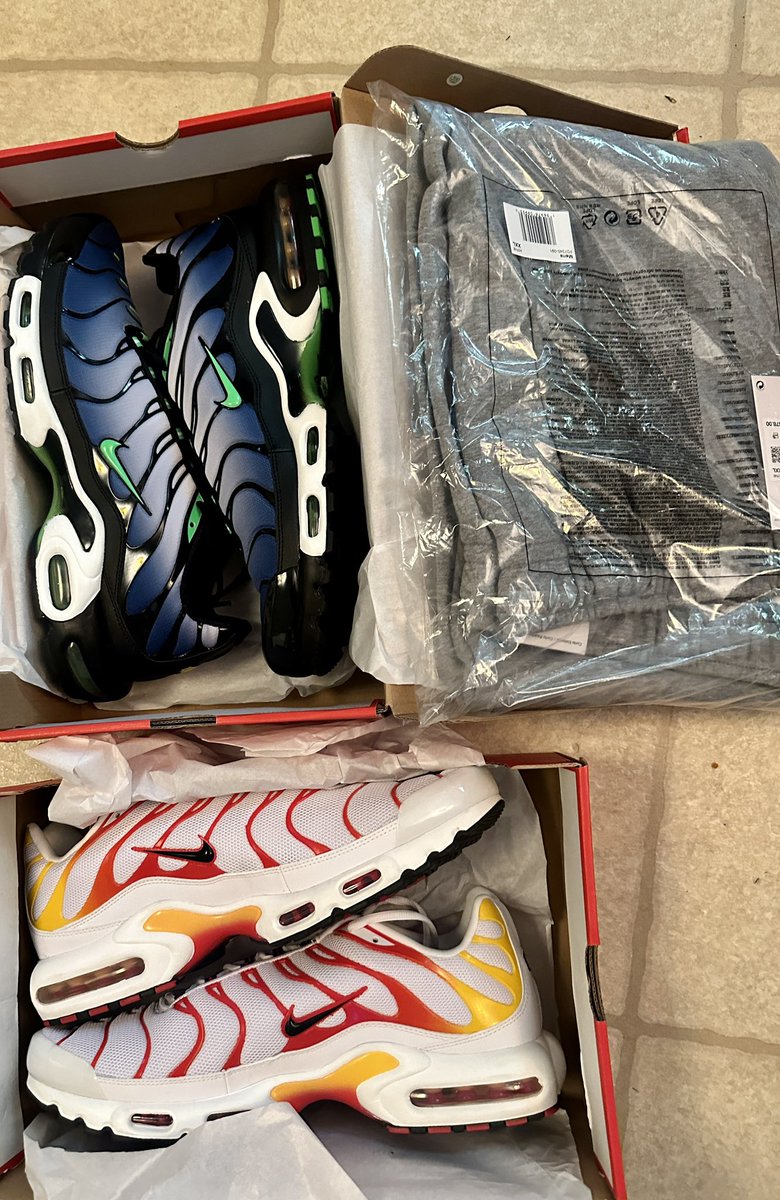 Opened the door and BOOM! Care package from @footlocker Thank you—always. #solefoodback