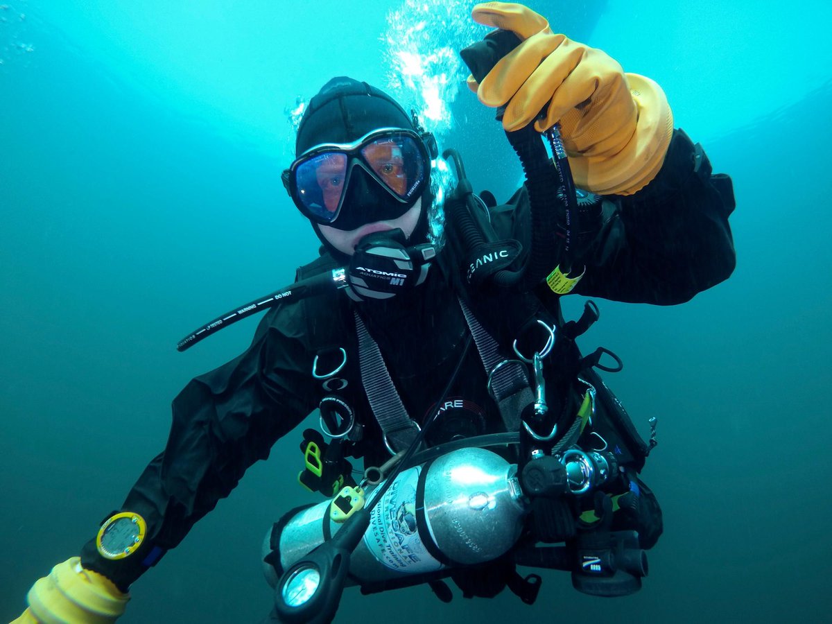 Discover a whole new world world of diving! #Commercialscuba #scubadiving #scuba