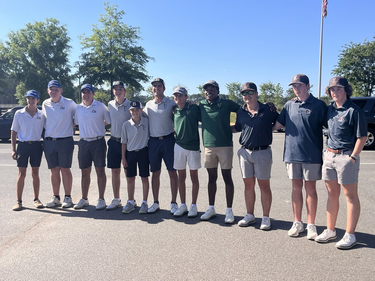 Bengals shoot a season best 295 in the region championship at Edgewater, qualifying for upper state next Monday. Junior Grant Paolucci split regional medalist with a 69 (-3), Junior Jordan Hardy shot 70 (-2), and Freshman Nolan Palmer shot 75 (+3). Each are all region selections.