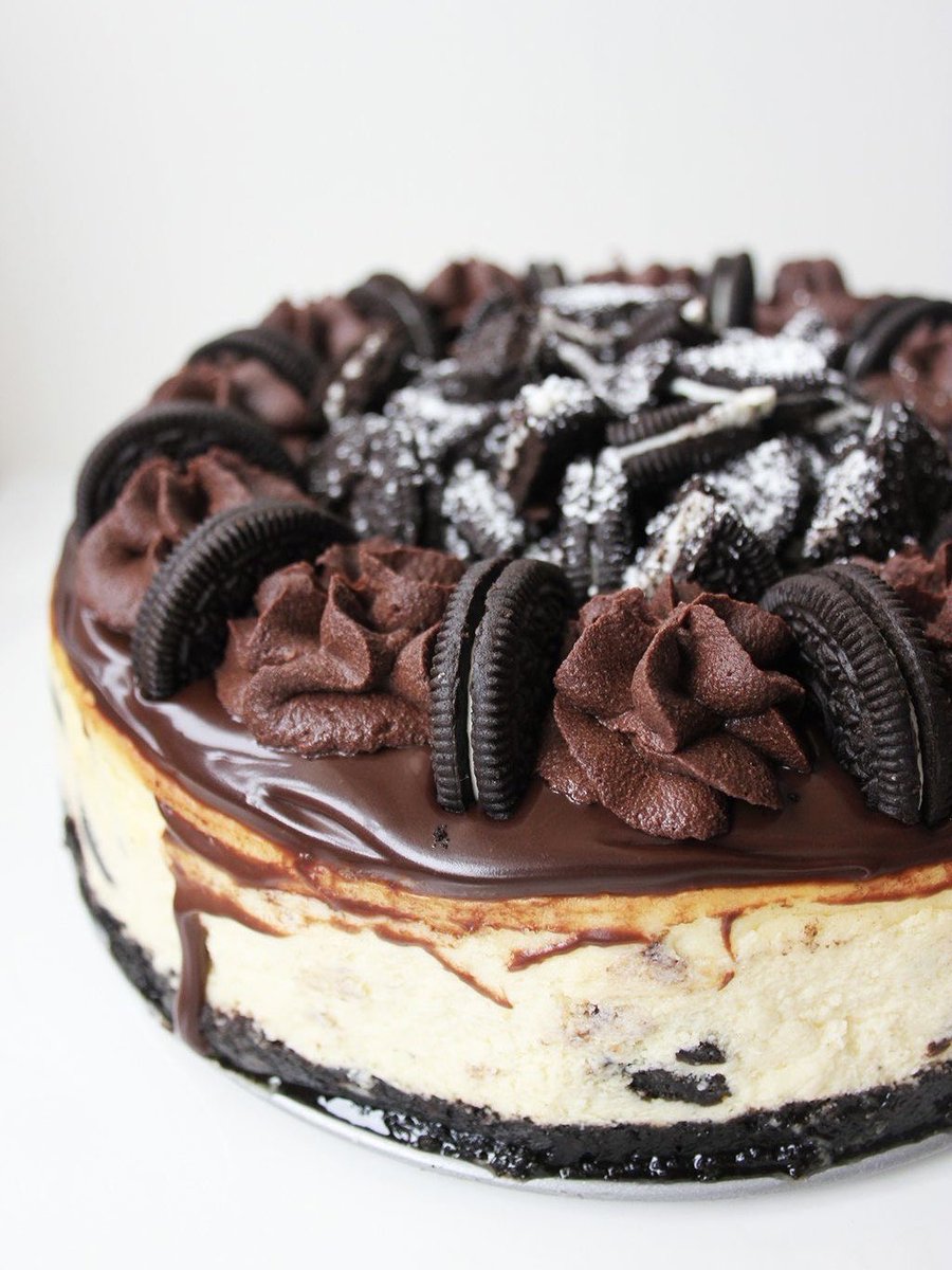 Creamy Oreo Cheesecake